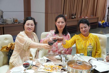 KHÁCH HÀNG CỦA CHÚNG TÔI