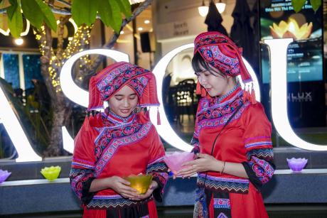 Đêm Hội Thả Đèn Hoa Đăng