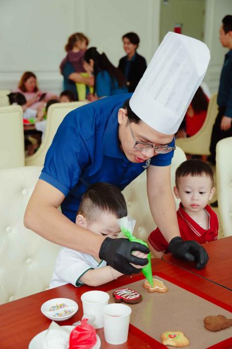 Christmas Tree Lighting Activity